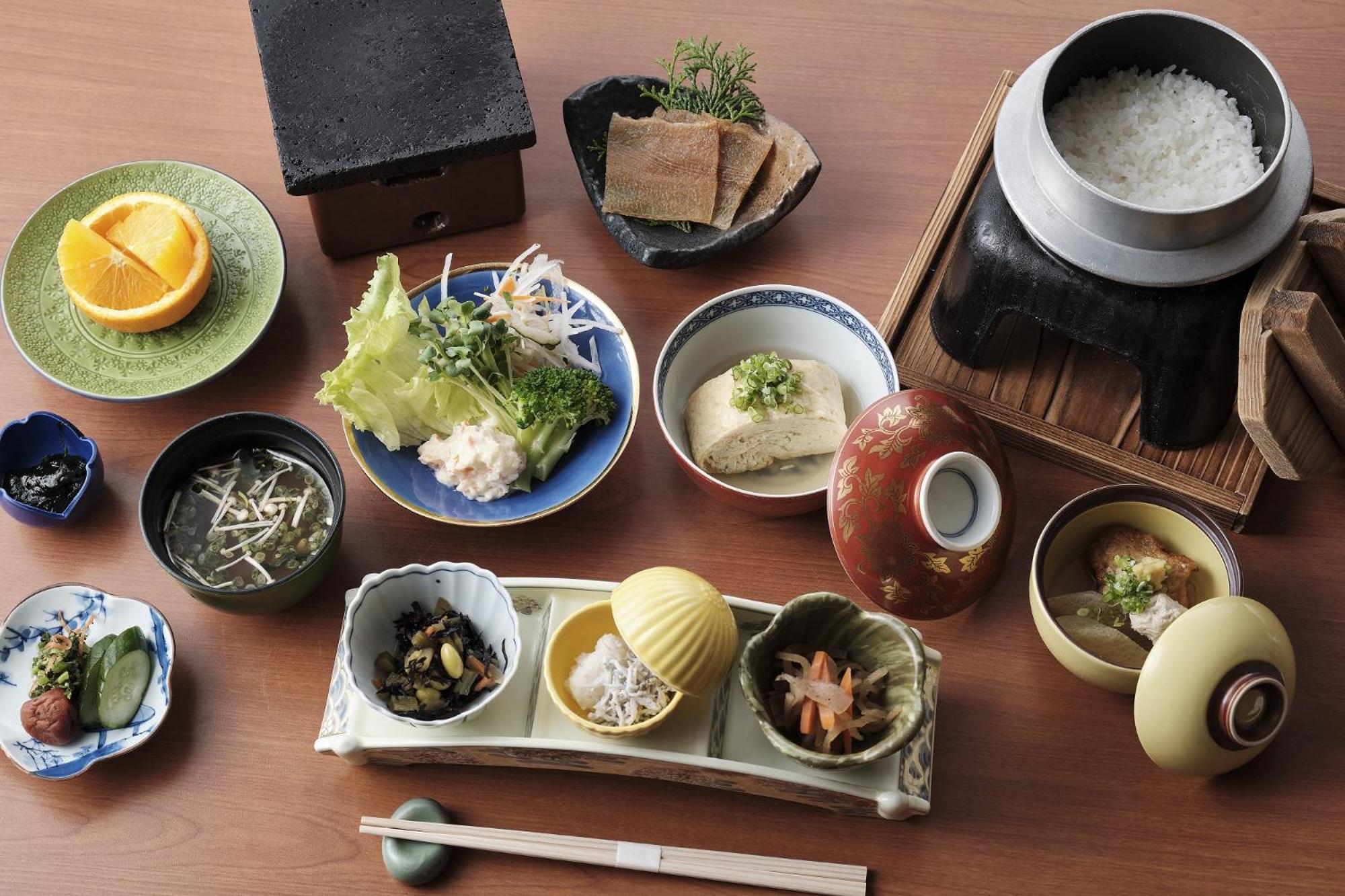 Manseiro Hotel นาชิคัตสึอุระ ภายนอก รูปภาพ